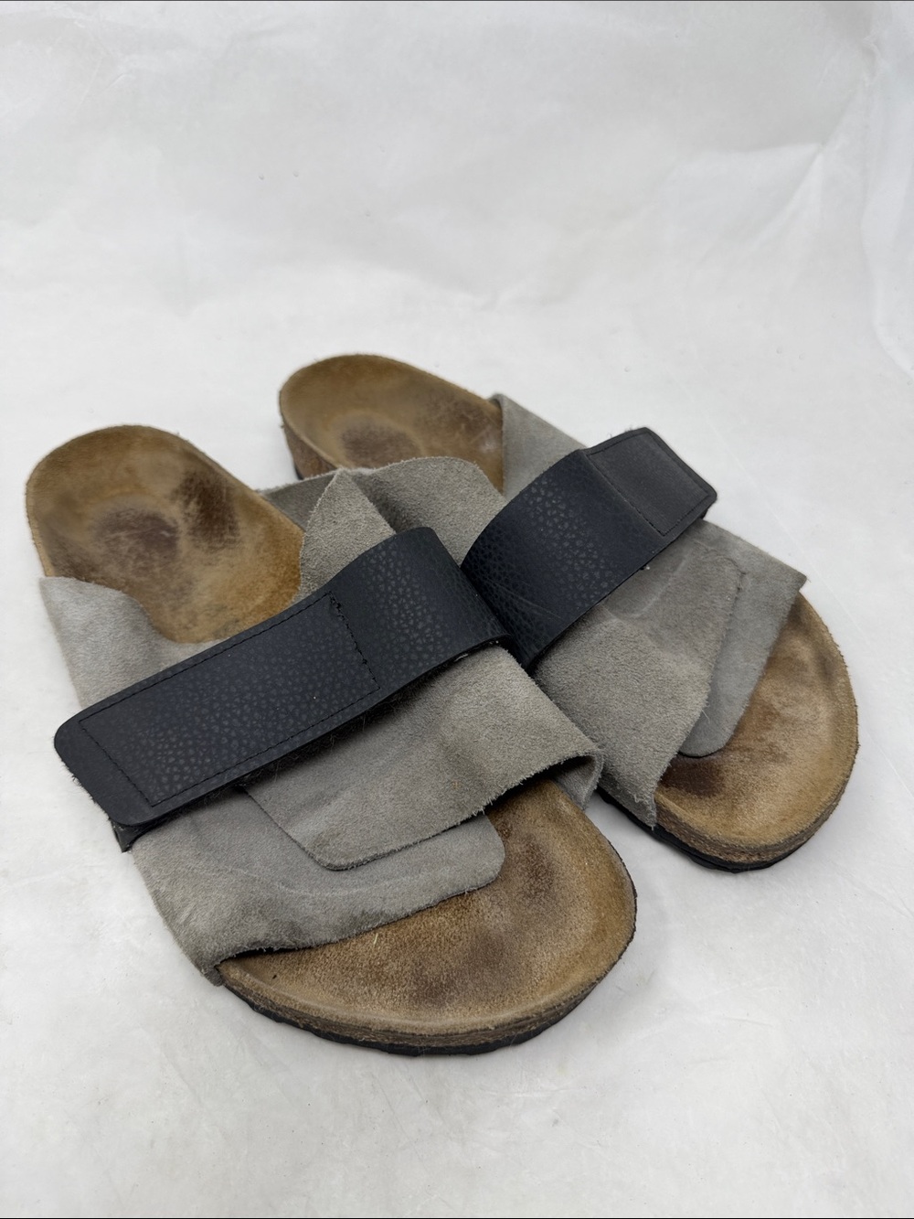 Birkenstock Kyoto Men's Grey Suede Slide Sandals with Black Strap Size 41